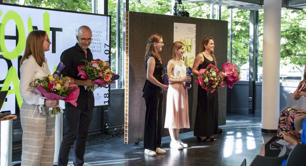 Hochschule_Mainz_Innenarchitektur_BachelorVerabschiedung_youarewhatyoukeep_2022