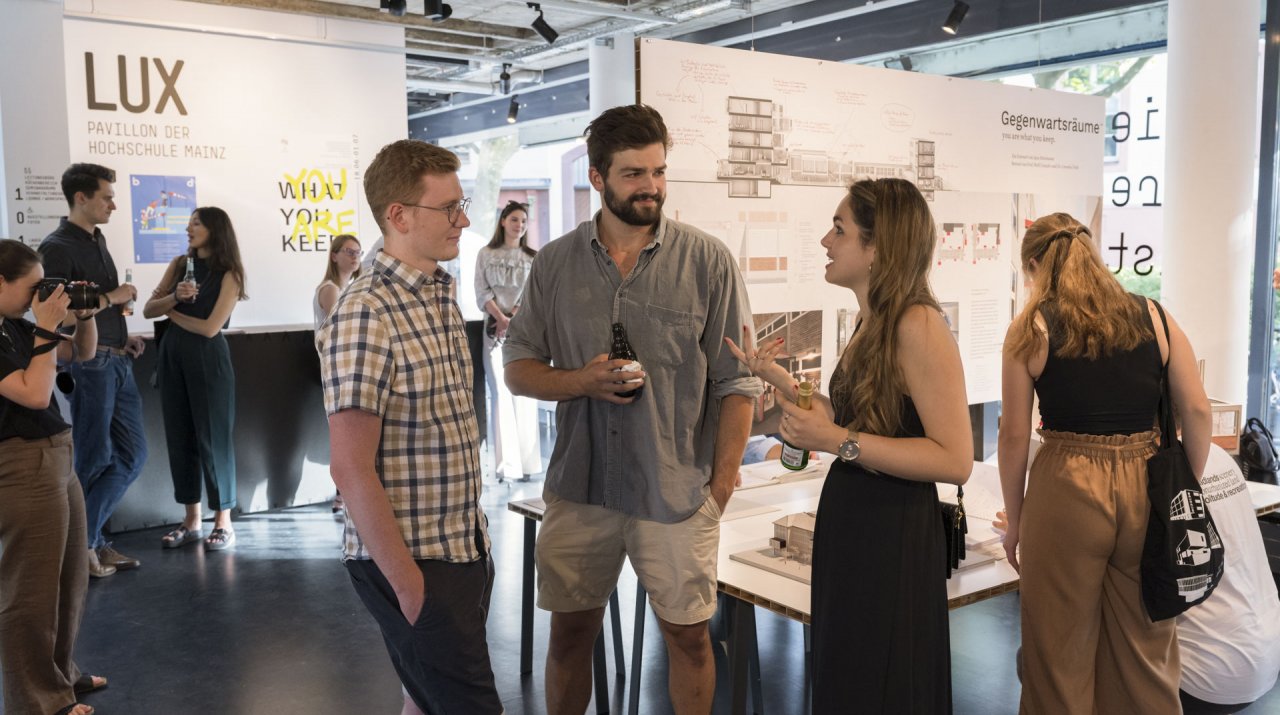 Hochschule_Mainz_Innenarchitektur_BachelorVerabschiedung_youarewhatyoukeep_2022