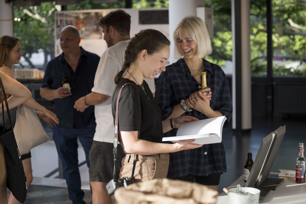 Hochschule_Mainz_Innenarchitektur_BachelorVerabschiedung_youarewhatyoukeep_2022