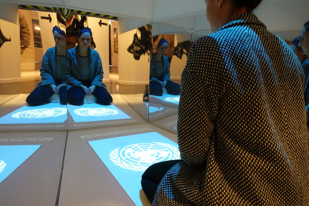 Hochschule Mainz, Resolution 217 A(III) Artikel 1, Master Entwurf Szenischer Raum Weltenräume von Sonja Hilpert