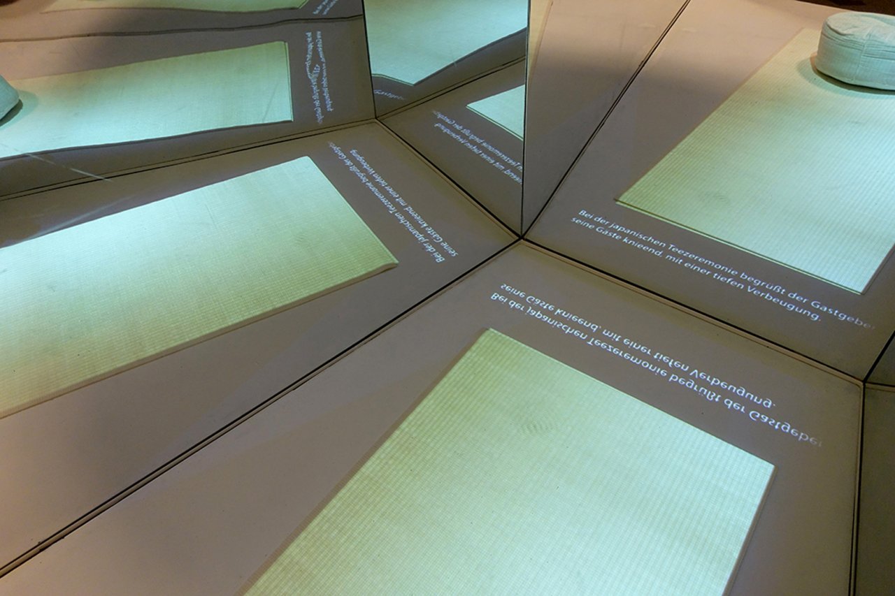 Hochschule Mainz, Resolution 217 A(III) Artikel 1, Master Entwurf Szenischer Raum Weltenräume von Sonja Hilpert