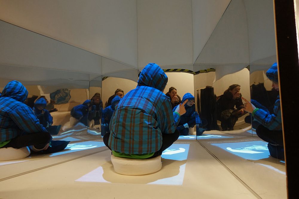 Hochschule Mainz, Resolution 217 A(III) Artikel 1, Master Entwurf Szenischer Raum Weltenräume von Sonja Hilpert