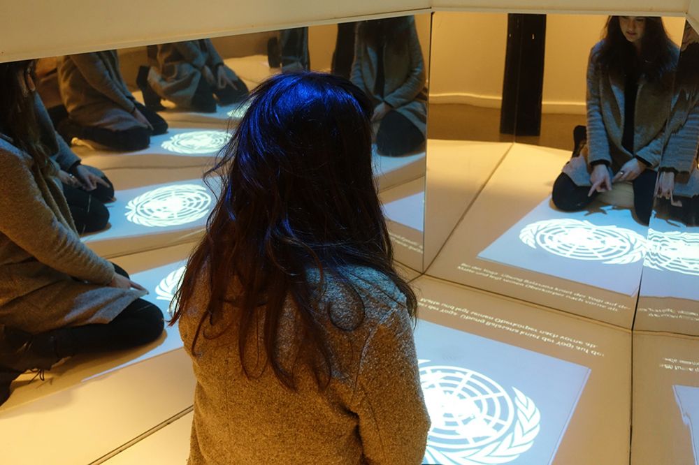 Hochschule Mainz, Resolution 217 A(III) Artikel 1, Master Entwurf Szenischer Raum Weltenräume von Sonja Hilpert