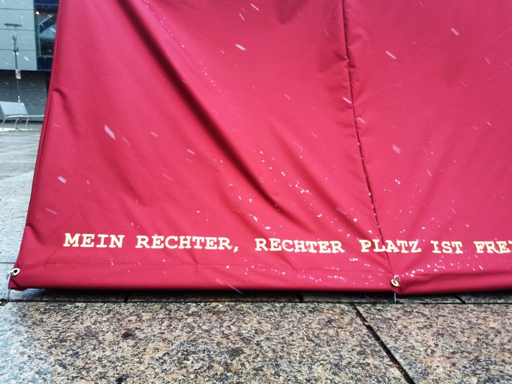 Hochschule Mainz, Mein rechter rechter Platz ist frei, Master Entwurf Szenischer Raum Weltenräume von Isabel Hane